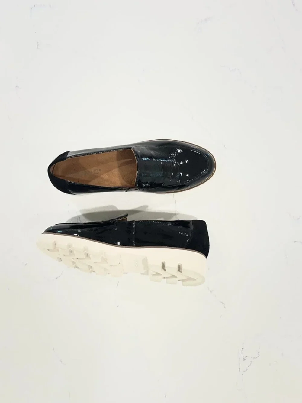 Vionic Women’s  Kensley – Black Crinkle Size 6.5